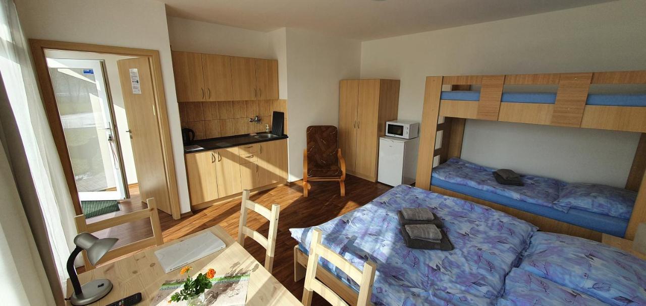 Penzion Amfík Bukovina Popovice  Exterior foto